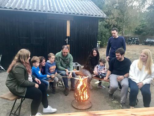 Lagerfeuer auf dem Grillfest des CVB